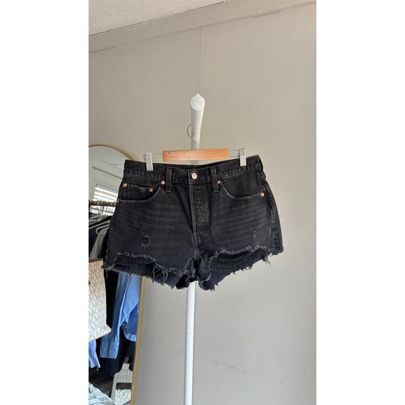Levi's 501 Ultra High Rise Shorts Womens Black Excellent Raw Hem Denim Shorts - Picture 2 of 8